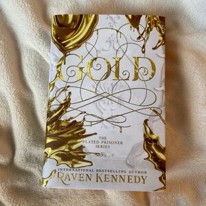 Gold by Raven Kennedy (Waterstones Exclusive Signed Edition)